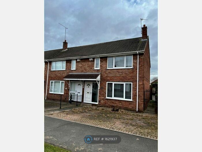 2 Bedroom End Of Terrace House To Rent In Dressay Grove, Hull, HU8
