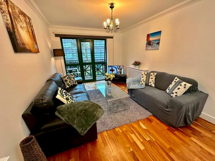 2 Bedroom Flat To Rent In Two Bedroom Apartment In Westminster, London, SW1P