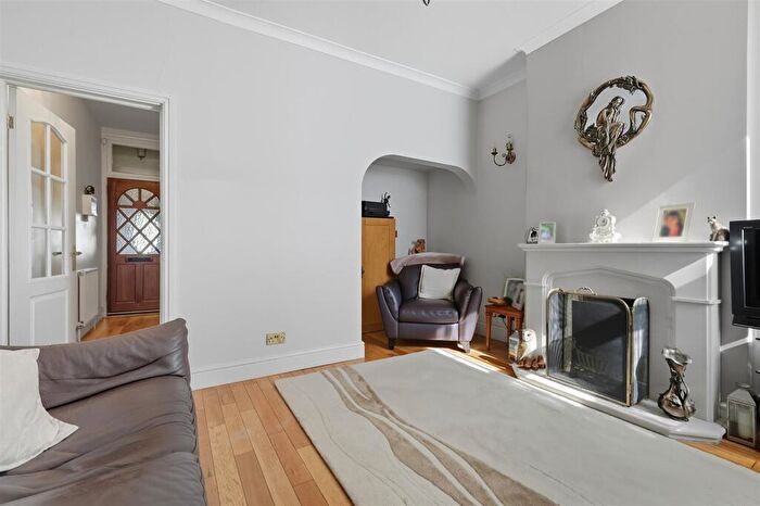 3 Bedroom End Of Terrace House For Sale In Elmhurst Road, Enfield, EN3