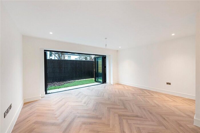 3 Bedroom Terraced House For Sale In Cambridge Road, London, SE20