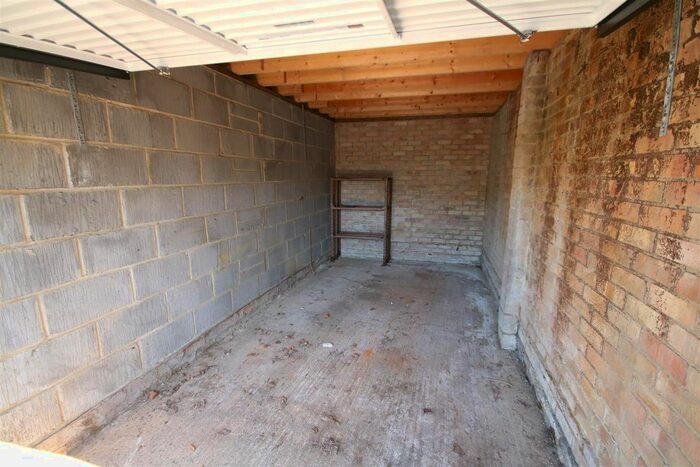 Garage / Parking To Rent In Garage - Ulcombe Gardens, Canterbury, CT2