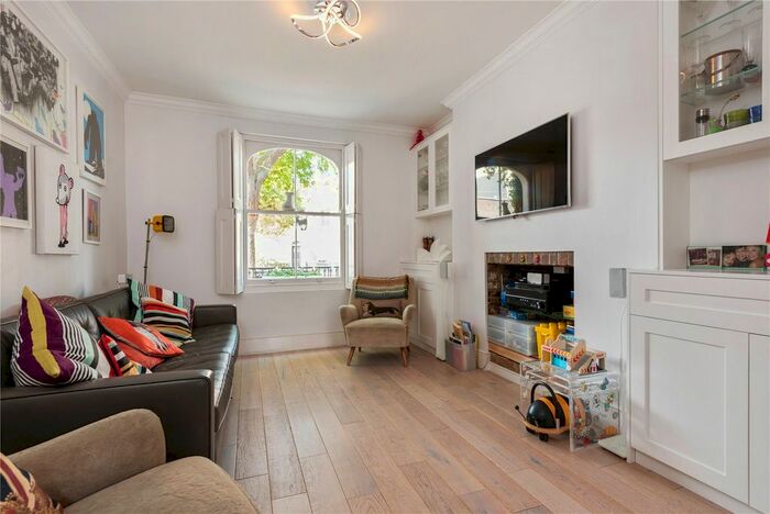2 Bedroom Flat To Rent In Cloudesley Road, Barnsbury, Angel, Islington, London, N1