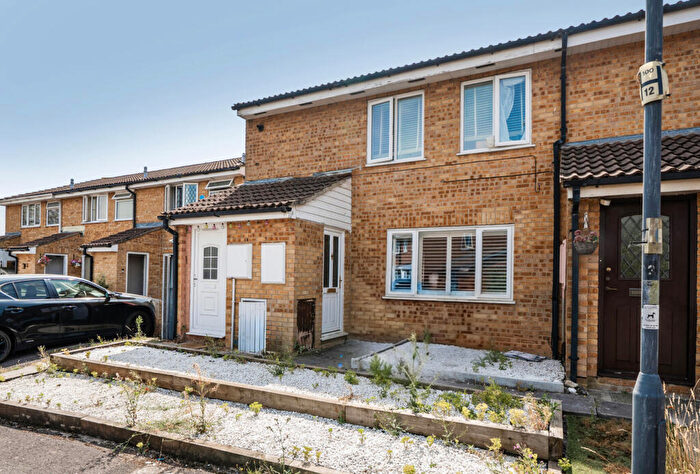 2 Bedroom Apartment For Sale In Chedworth, Yate, Bristol, Gloucestershire, BS37