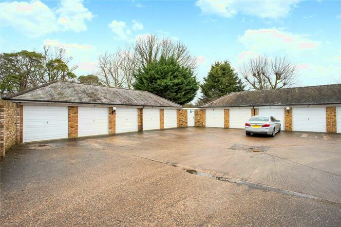 2 Bedroom Flat For Sale In Ware Park, Ware, SG12