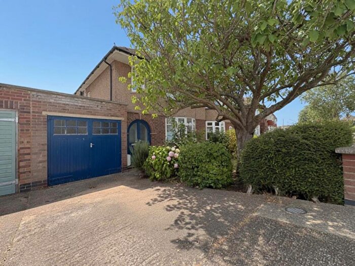 3 Bedroom Semi Detached House For Sale In Spinney Hill Road, Spinney Hill, Northampton, NN3