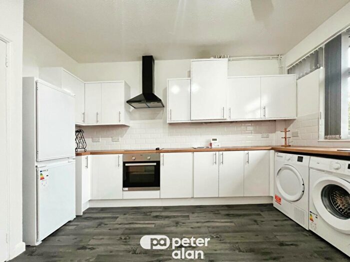 2 Bedroom Flat To Rent In Kennerleigh Road, Cardiff, CF3