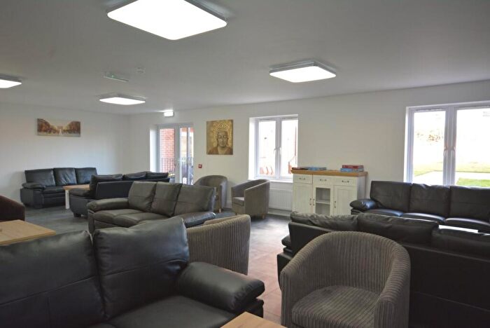 2 Bedroom Flat To Rent In Defoe Parade, Chadwell St Mary, RM16