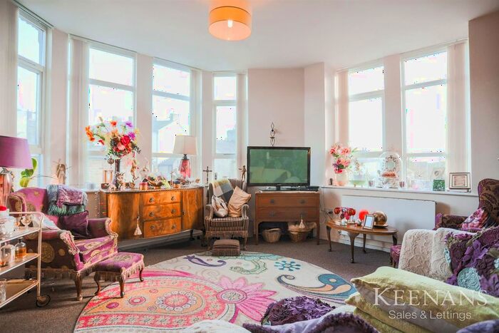 2 Bedroom Flat To Rent In Burnley Road, Rossendale, BB4