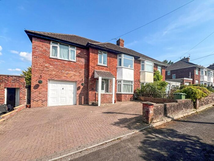 4 Bedroom Semi-Detached House For Sale In East Road, Street, BA16