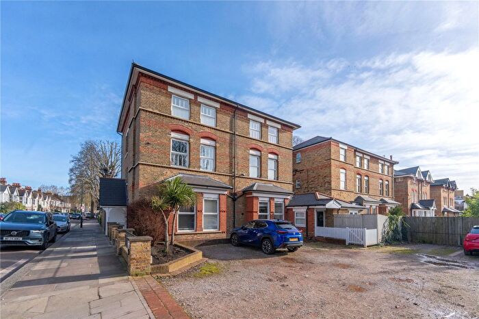 1 Bedroom Flat For Sale In Stanley Road, Teddington, TW11