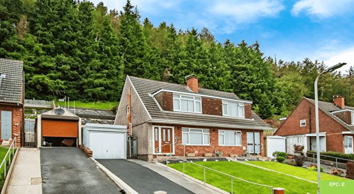 3 Bedroom Semi-Detached House For Sale In Hafod Cwnin, Carmarthen, SA31