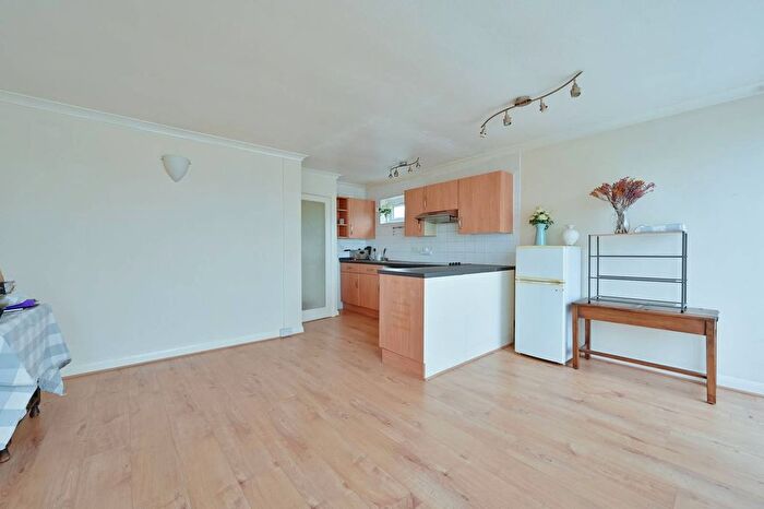 1 Bedroom Maisonette To Rent In The Larches, Bushey, WD23