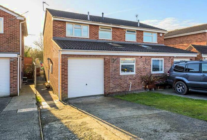 3 Bedroom Semi-Detached House For Sale In 16 Battle Road, Tewkesbury, GL20
