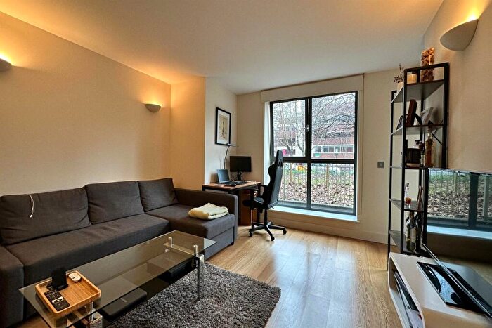 1 Bedroom Apartment To Rent In St William's Court, Gifford Street, Kings Cross, Islington, London, N1