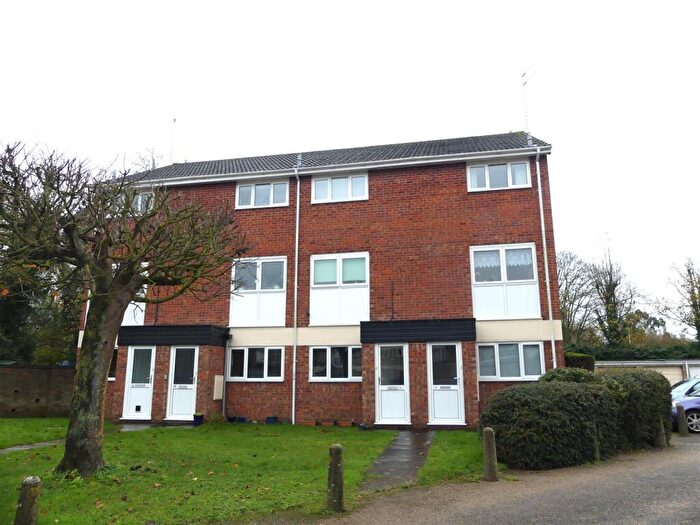 2 Bedroom Maisonette To Rent In Maltings Close, Halesworth, IP19
