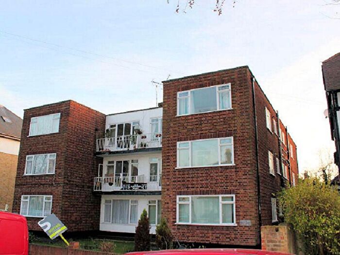 2 Bedroom Flat To Rent In Alexandra Road, Southend On Sea, SS1