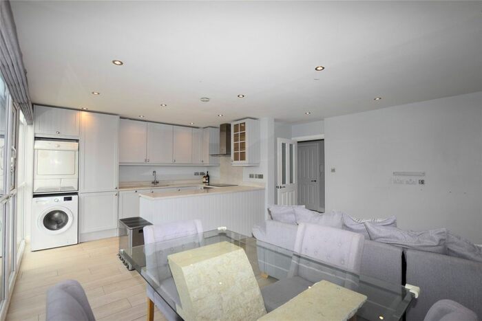 2 Bedroom Flat To Rent In Fryent Close, Kingsbury, London, NW9