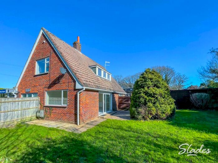 4 Bedroom Detached House To Rent In Ringwood Road, Bransgore, Dorset, BH23