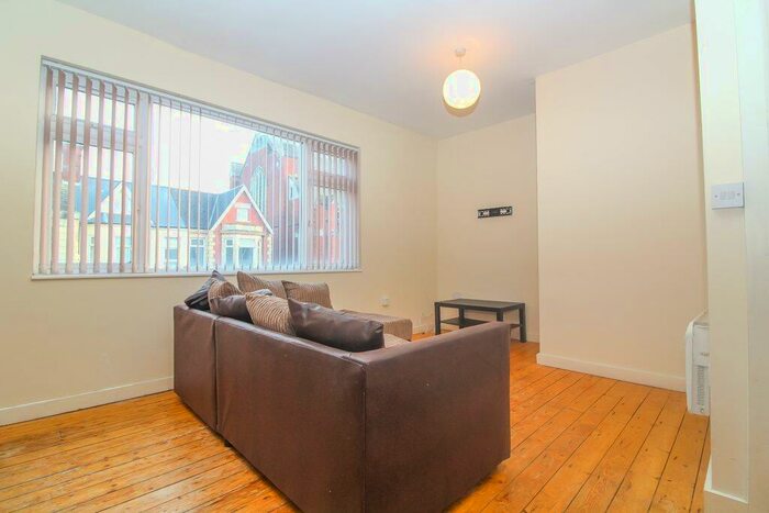 3 Bedroom Flat To Rent In Albany Road, Roath, Cardiff, CF24