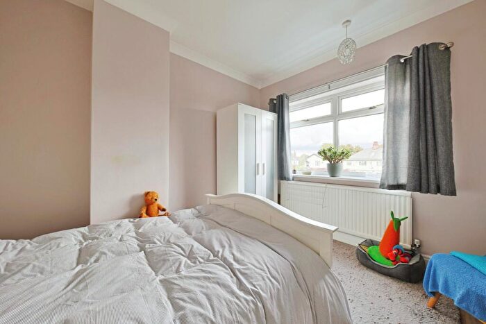 3 Bedroom Semi-Detached House For Sale In Westfield Rise, Hessle, HU13