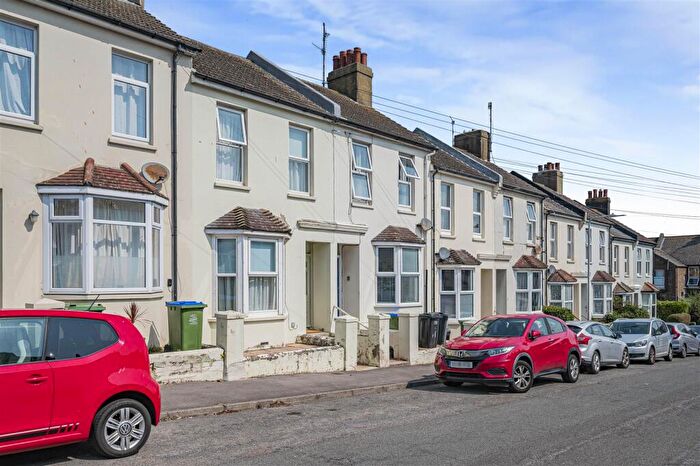 2 Bedroom Terraced House For Sale In Evelyn Avenue, Newhaven, BN9