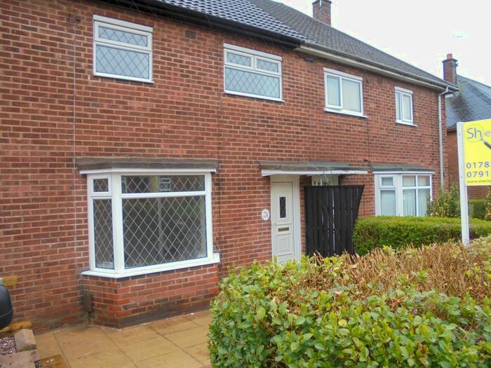 3 Bedroom Semi-Detached House To Rent In Fitzherbert Road, Sneyd Green, Stoke On Trent, Staffordshire, ST1