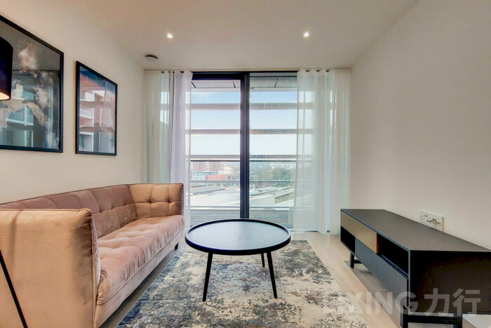 2 Bedroom Apartment For Sale In City North Place, Finsbury Park, N4