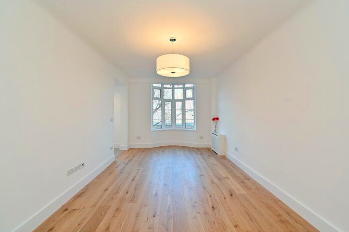 1 Bedroom Apartment To Rent In Grove End Gardens, Grove End Road, St John's Wood, London, NW8