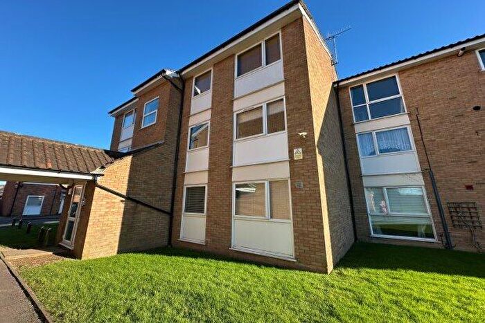 2 Bedroom Flat To Rent In Woodrose Lodge, Chelmsford, CM1