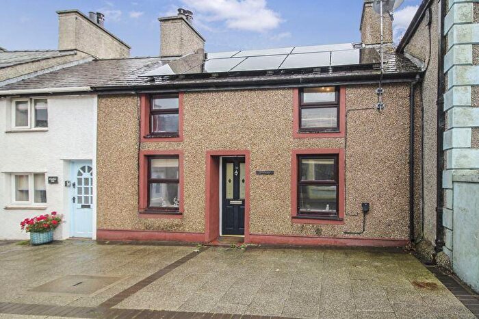 3 Bedroom Terraced House For Sale In High Street, Cemaes Bay, LL67