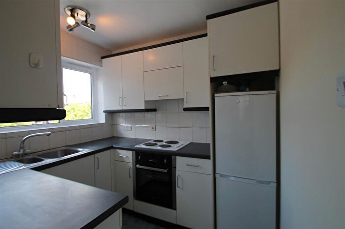 1 Bedroom Studio For Sale In High Road, Bushey Heath, Bushey, WD23