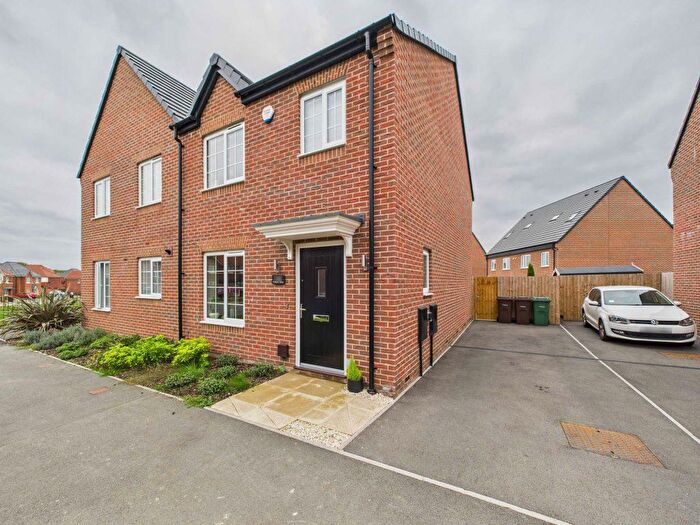 3 Bedroom Semi-detached House To Rent In Princes Drive, Pontefract, WF8