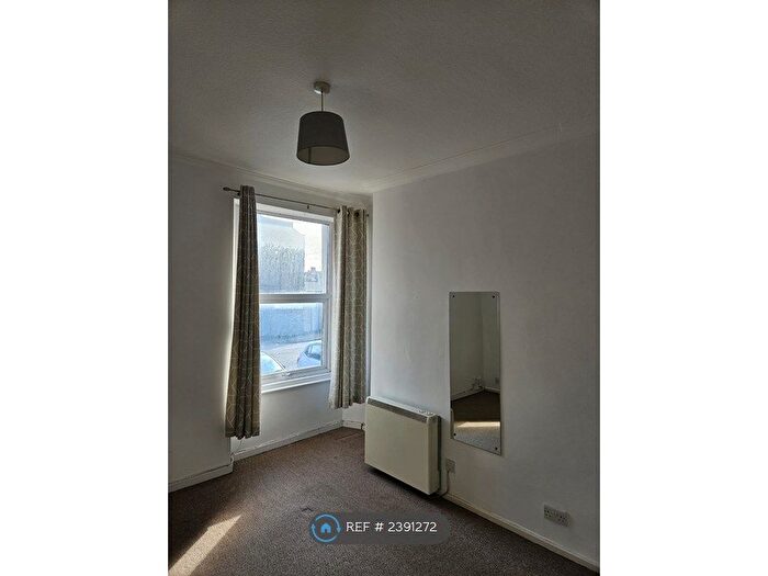 2 Bedroom Flat To Rent In Dean Lane, Bristol, BS3