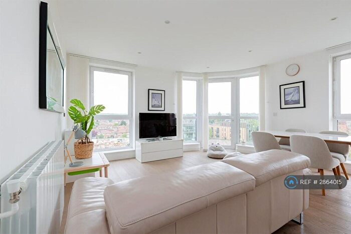 3 Bedroom Flat To Rent In Ottley Drive, London, SE3
