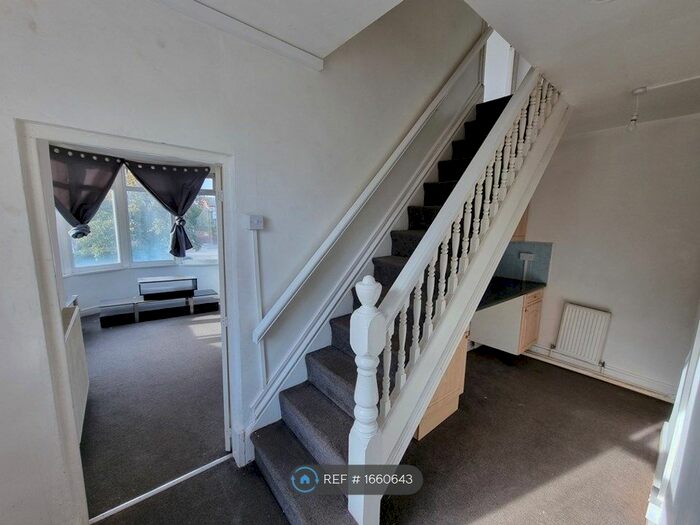 3 Bedroom Flat To Rent In Stuart Street, Leicester, LE3