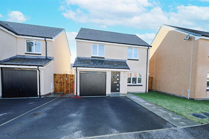 3 Bedroom Detached House For Sale In Sappi Road, Glenrothes, KY7