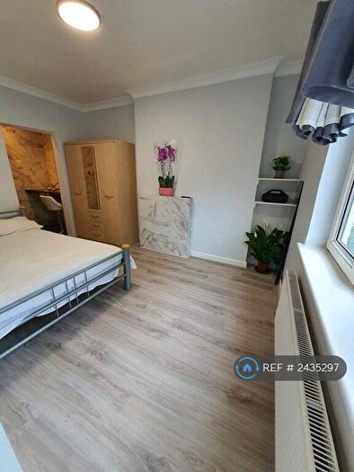 1 Bedroom Flat To Rent In Whitchurch Avenue, Edgware, HA8