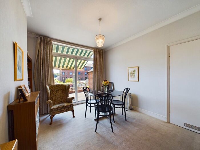 3 Bedroom Terraced House For Sale In Balmoral Road, Kingsthorpe, Northampton, NN2