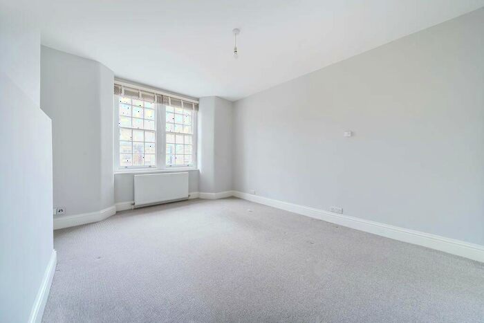 Studio To Rent In Portland Street, London, SE17