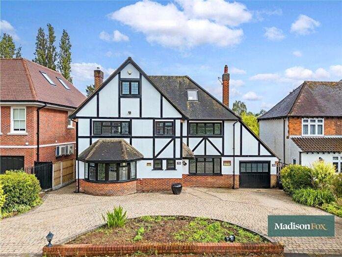 6 Bedroom Detached House To Rent In Meadow Way, Chigwell, Essex, IG7