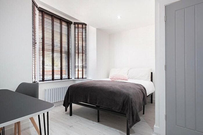 6 Bedroom Semi-Detached House To Rent In Pennell Street, Lincoln, LN5