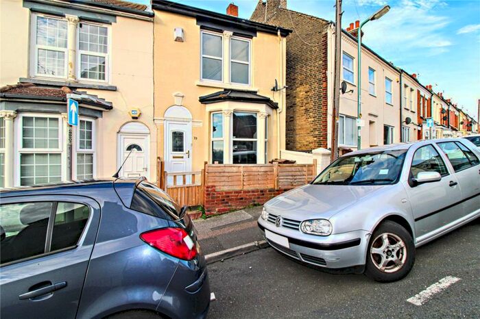 2 Bedroom Terraced House To Rent In Chatsworth Road, Gillingham, Kent, ME7
