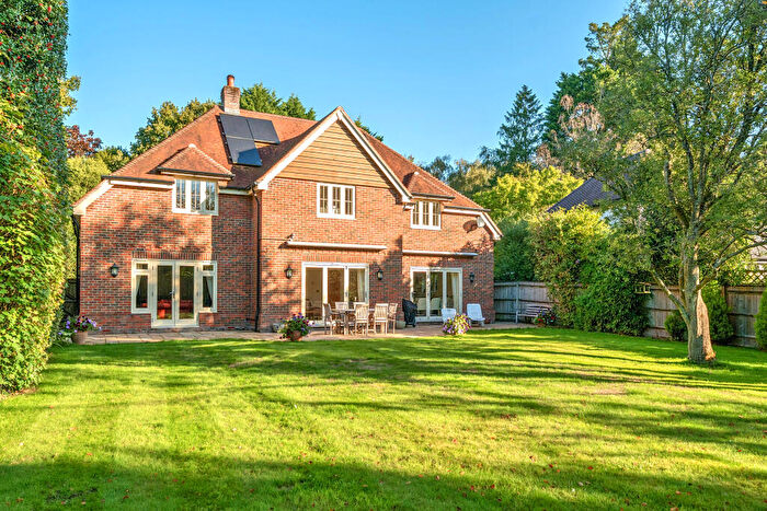 5 Bedroom Detached House For Sale In Woodlea Way, Romsey, SO51