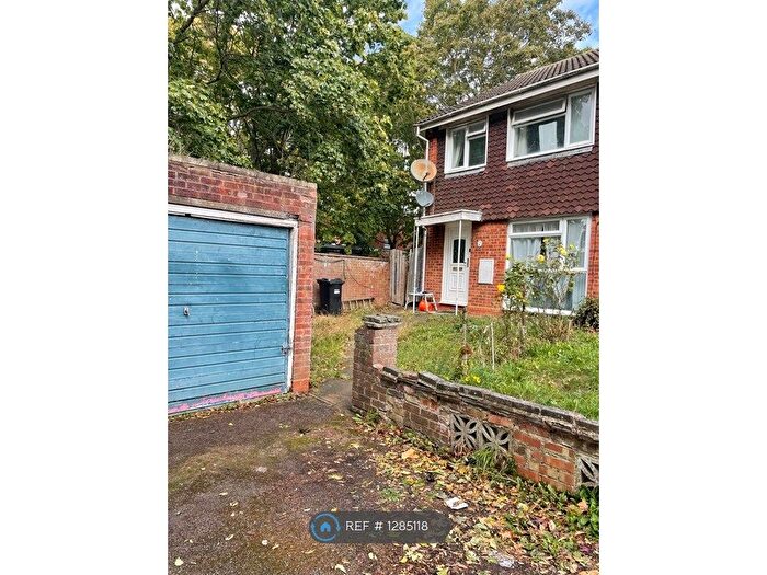 3 Bedroom Semi-Detached House To Rent In Redbridge, Stantonbury, Milton Keynes, MK14