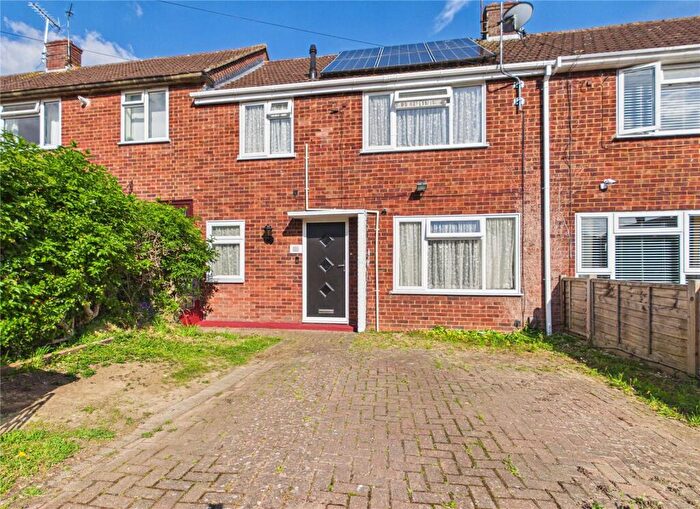 3 Bedroom Terraced House For Sale In Wye Close, Tilehurst, Reading, Berkshire, RG30