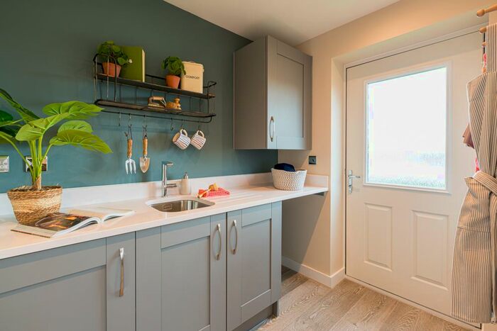 5 Bedroom Detached House For Sale In Curlieu Close, Hampton Magna, Warwick, CV35