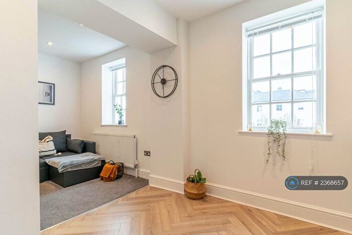 2 Bedroom Flat To Rent In Lansdowne Place, Hove, BN3