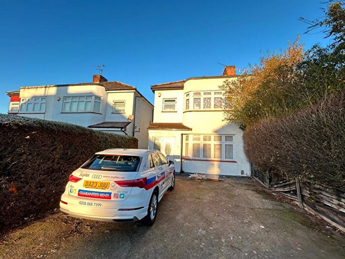 4 Bedroom Semi-Detached House To Rent In Hertford Road, Enfield, EN3