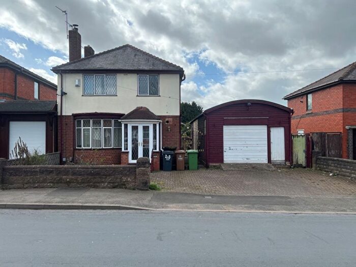 3 Bedroom Detached House For Sale In Wiley Avenue, Wednesbury, WS10