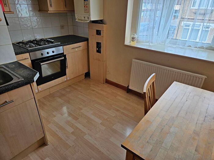 2 Bedroom Flat To Rent In Winchester Road, London, N9